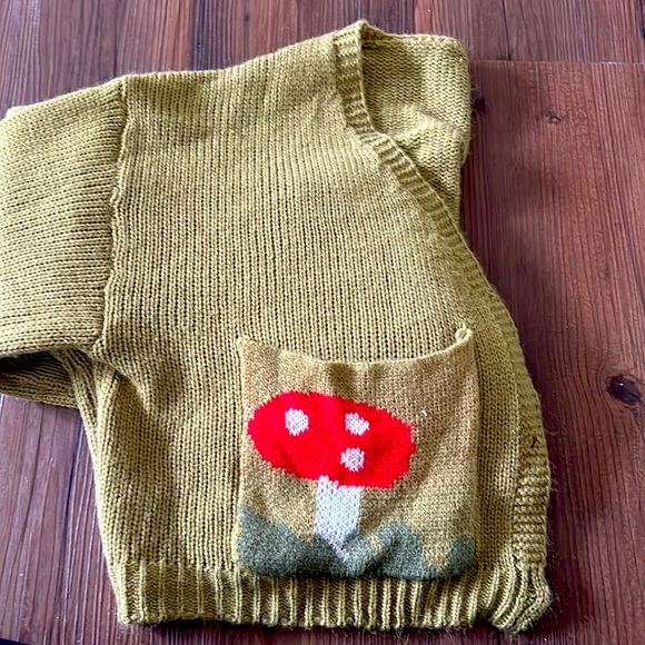 blouse - Picture 2 of 4